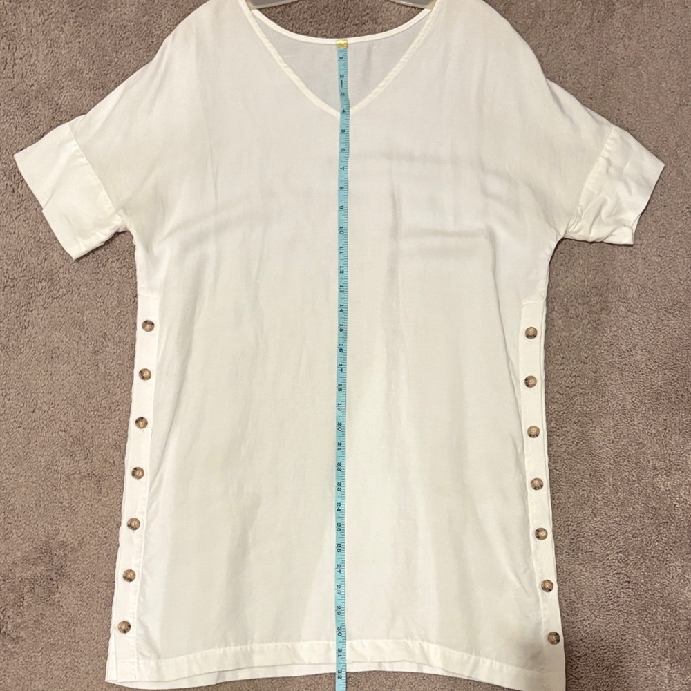 VETTA white Linen Button-Side Tunic Top